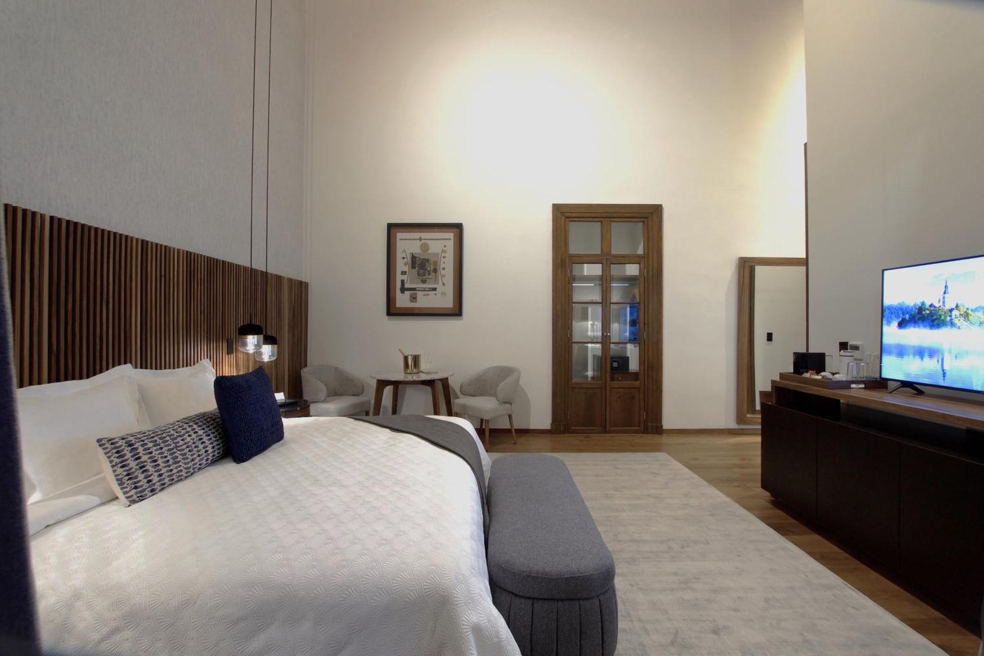Nueve 25 Boutique Hotel